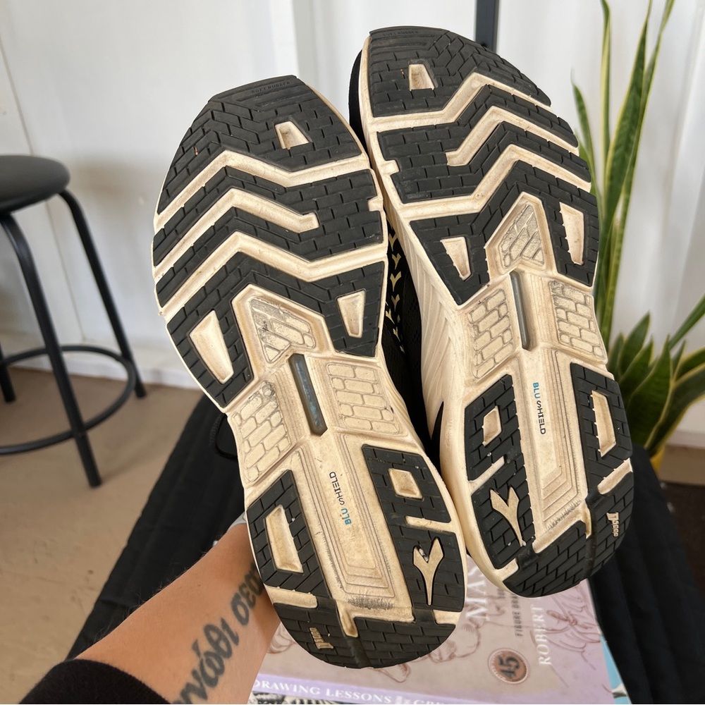 Diadora Blushield Running Shoes - Women’s 10 - Picture 7 of 8
